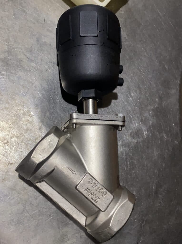 DN100 Plastic Actuator Angle Seat Valve